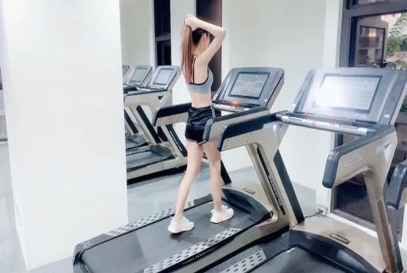 健身房被搭訕‼️直接帶去公廁幹砲‼️