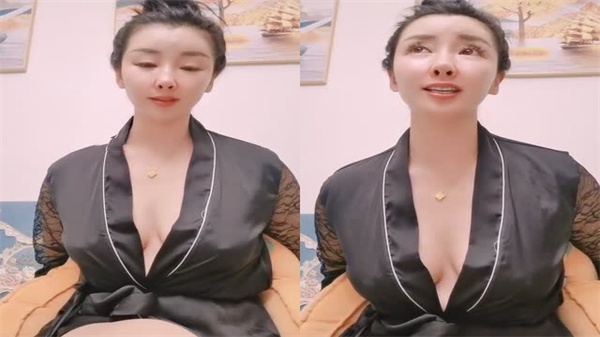 肥臀大奶欲姐淫声荡语撩骚互动近拍掰穴道具自慰流白浆