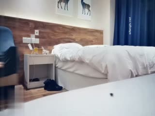 黄先生床上的性感尤物车头灯真亮眼