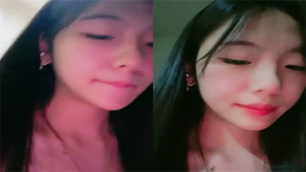 苗窕贫乳骚骚淫声荡语撩骚互动近拍掰穴坐骑道具操逼