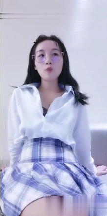 柒夜寻花和女主播梦儿联名直播从浴室一路玩到床上