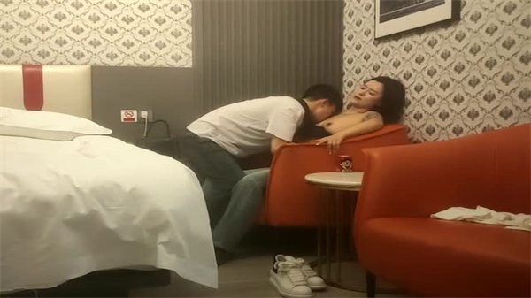 瘦子探花梦幻馆约操花臂网红外围