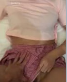 约个不喜欢穿内裤的学生妹穿者衣服干还蛮有快感的